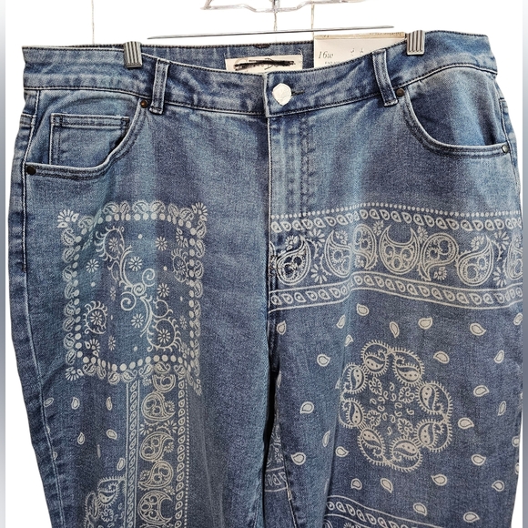 Cato Est. 1946 Denim Blue Boho Patterned Women Hi-Rise Crop Jeans Size 16W NWT - Picture 4 of 16